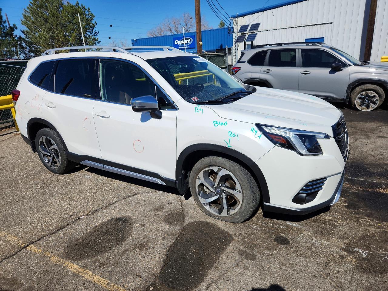 2023 SUBARU FORESTER