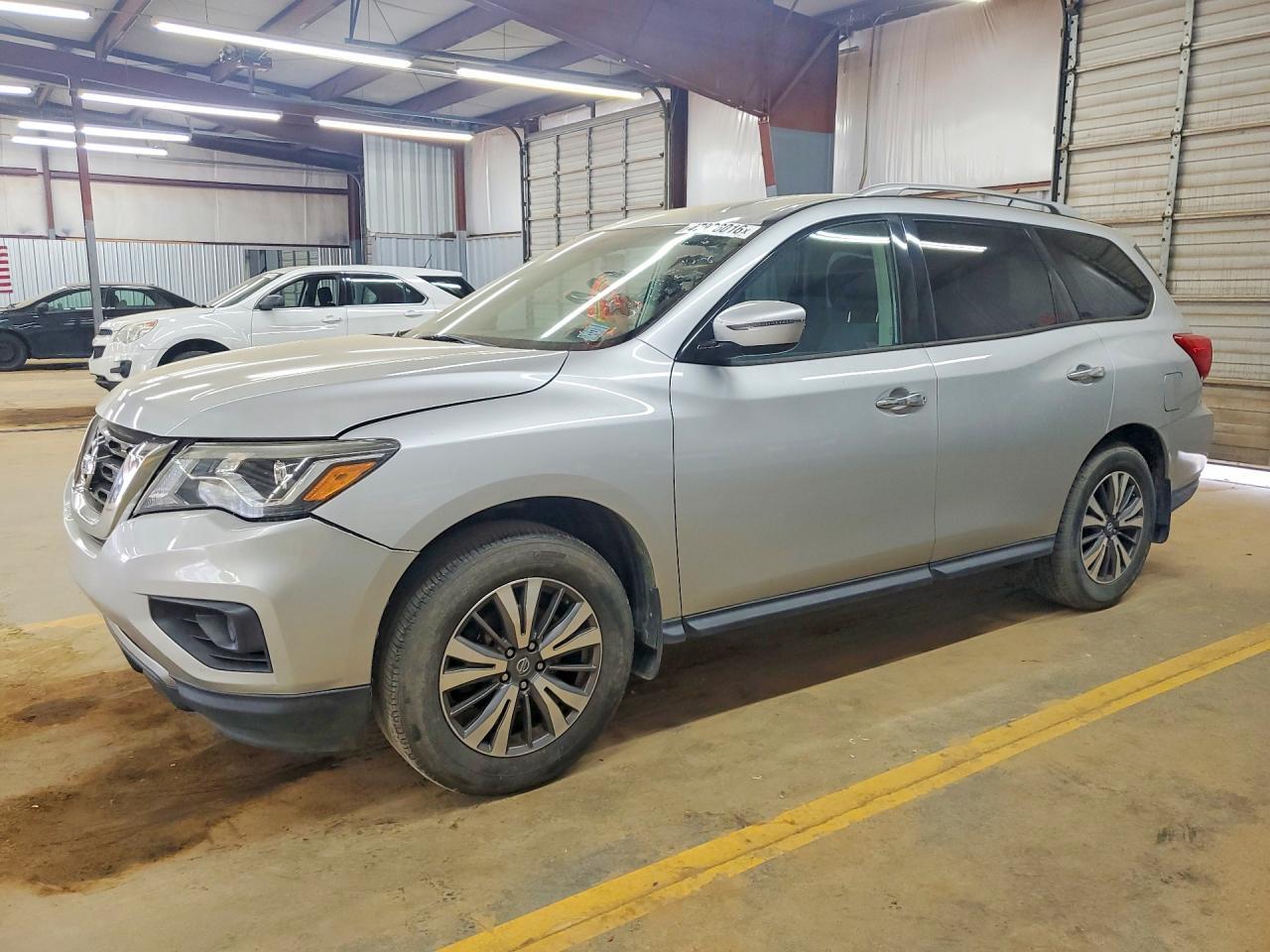 2017 NISSAN PATHFINDER