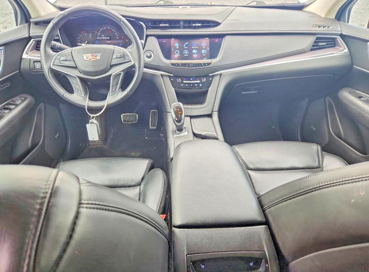 2017 CADILLAC XT5
