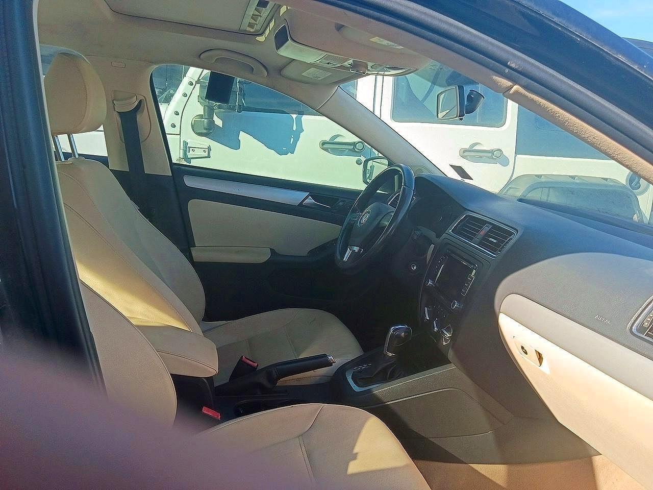 2011 VOLKSWAGEN JETTA