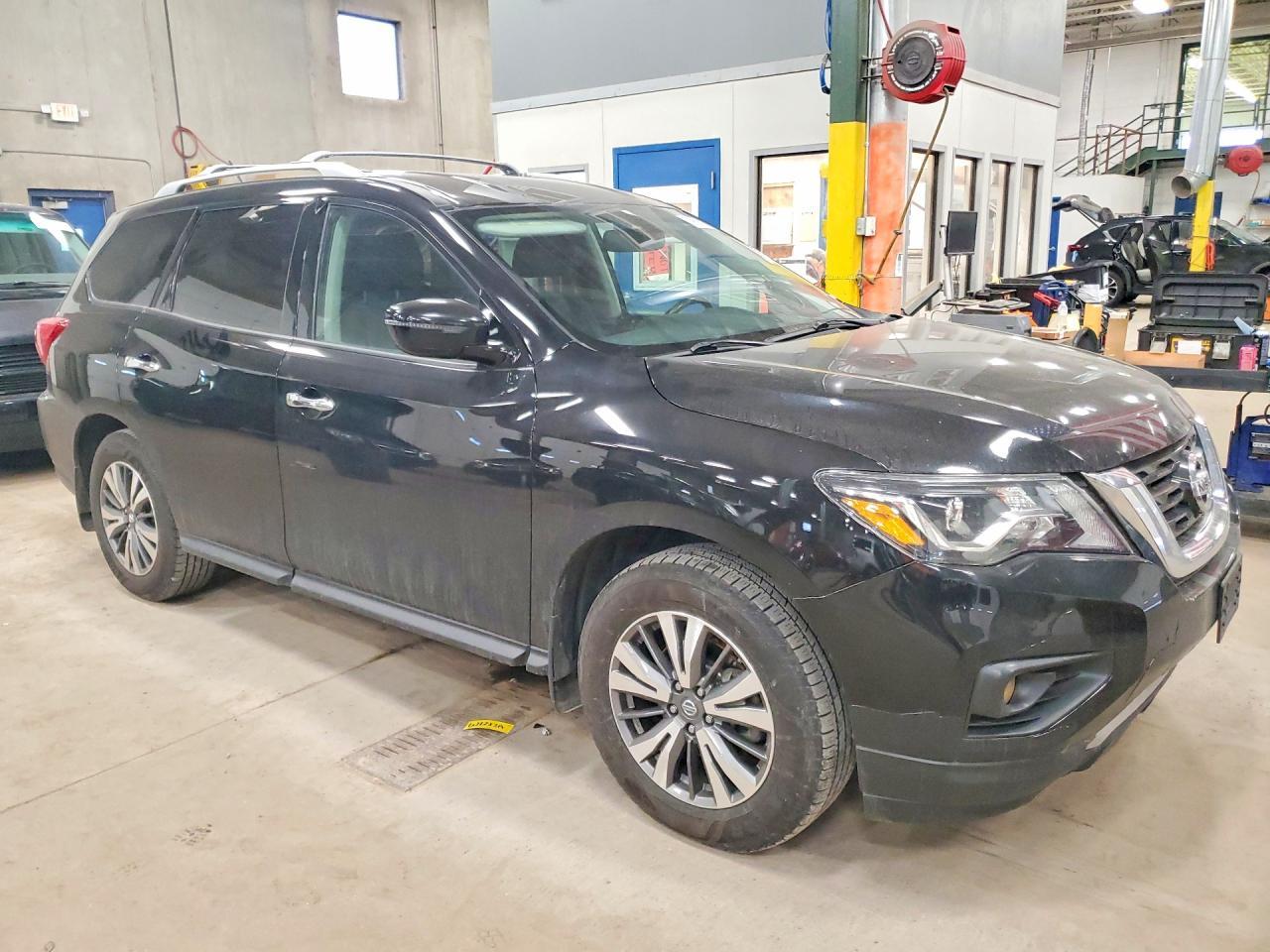 2017 NISSAN PATHFINDER
