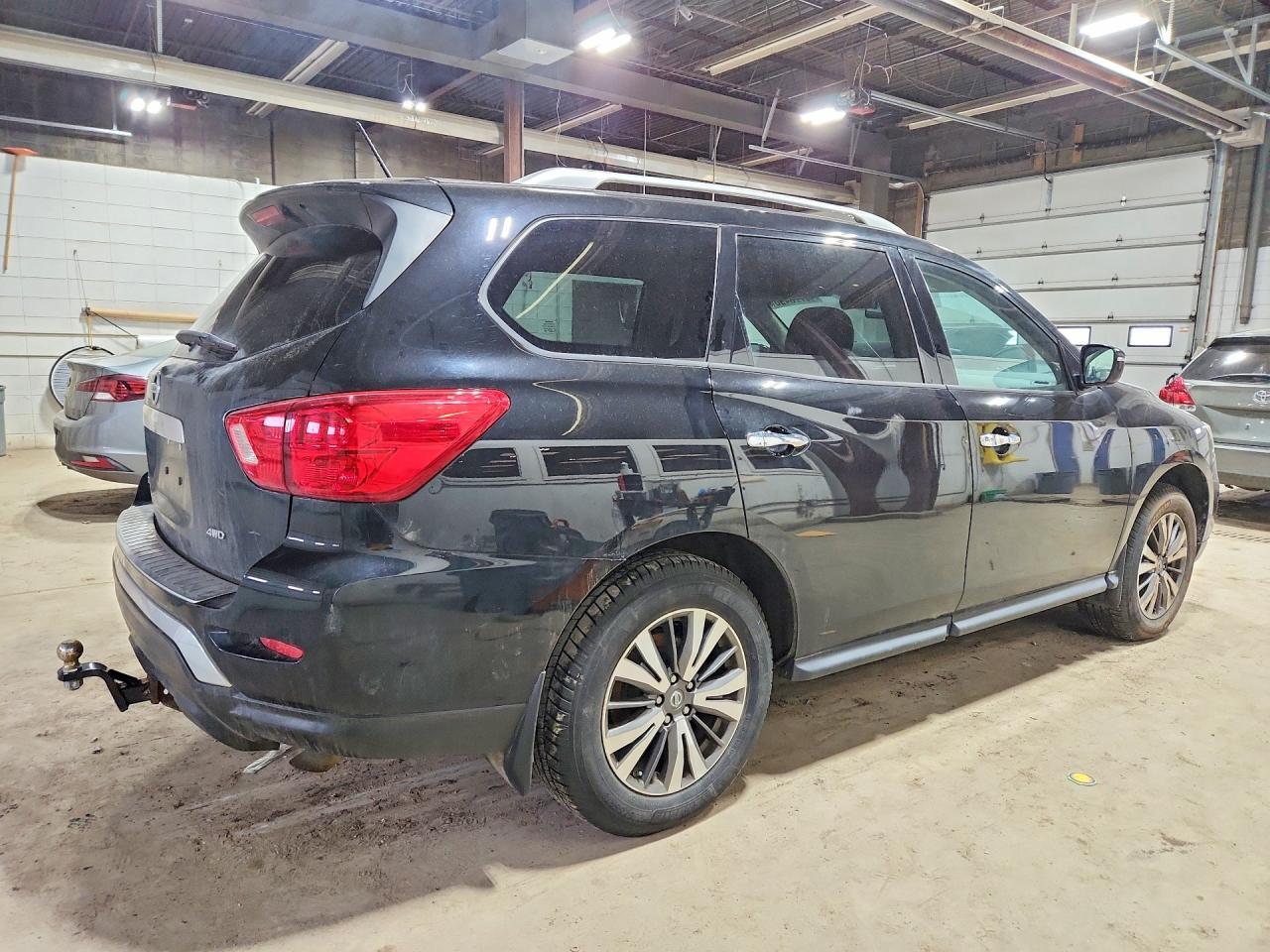 2017 NISSAN PATHFINDER