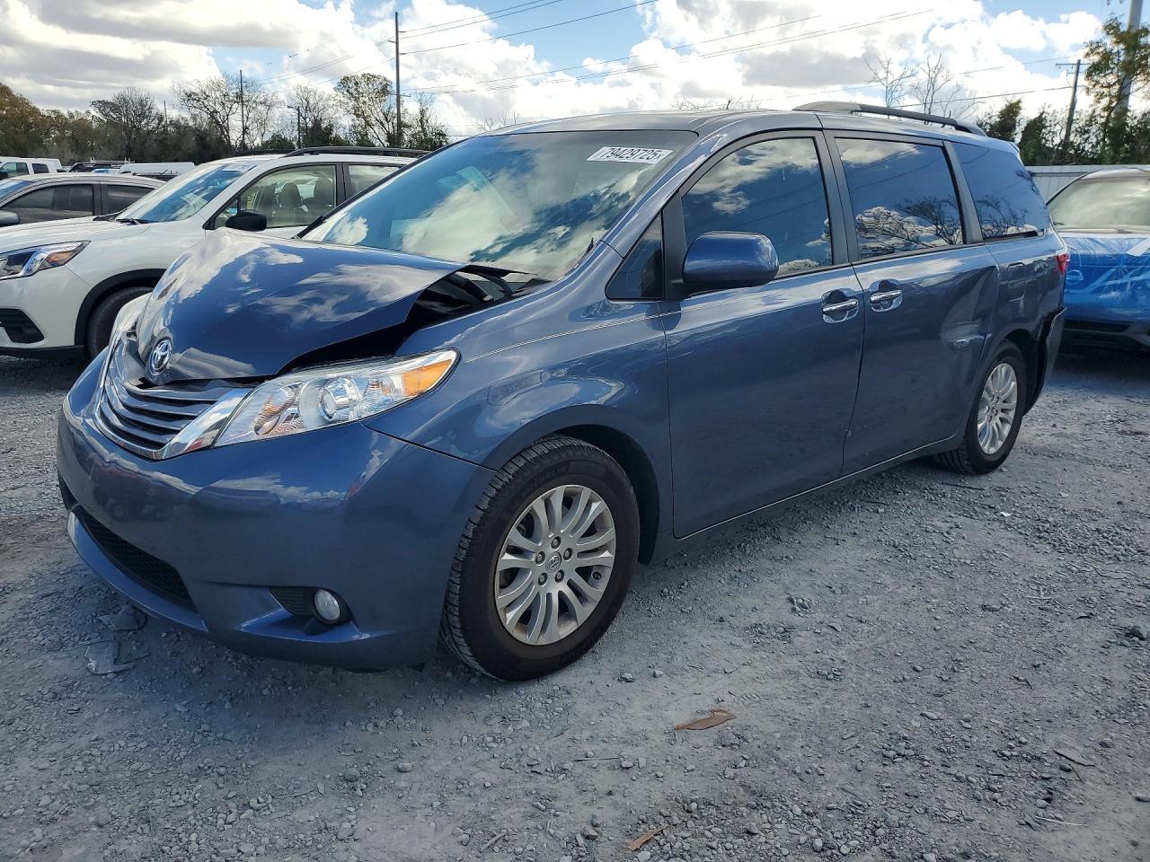 2016 TOYOTA SIENNA