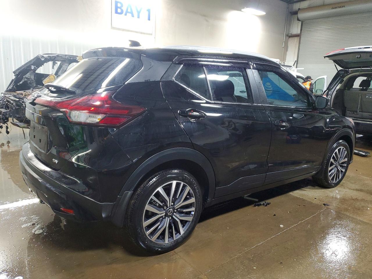 2021 NISSAN KICKS