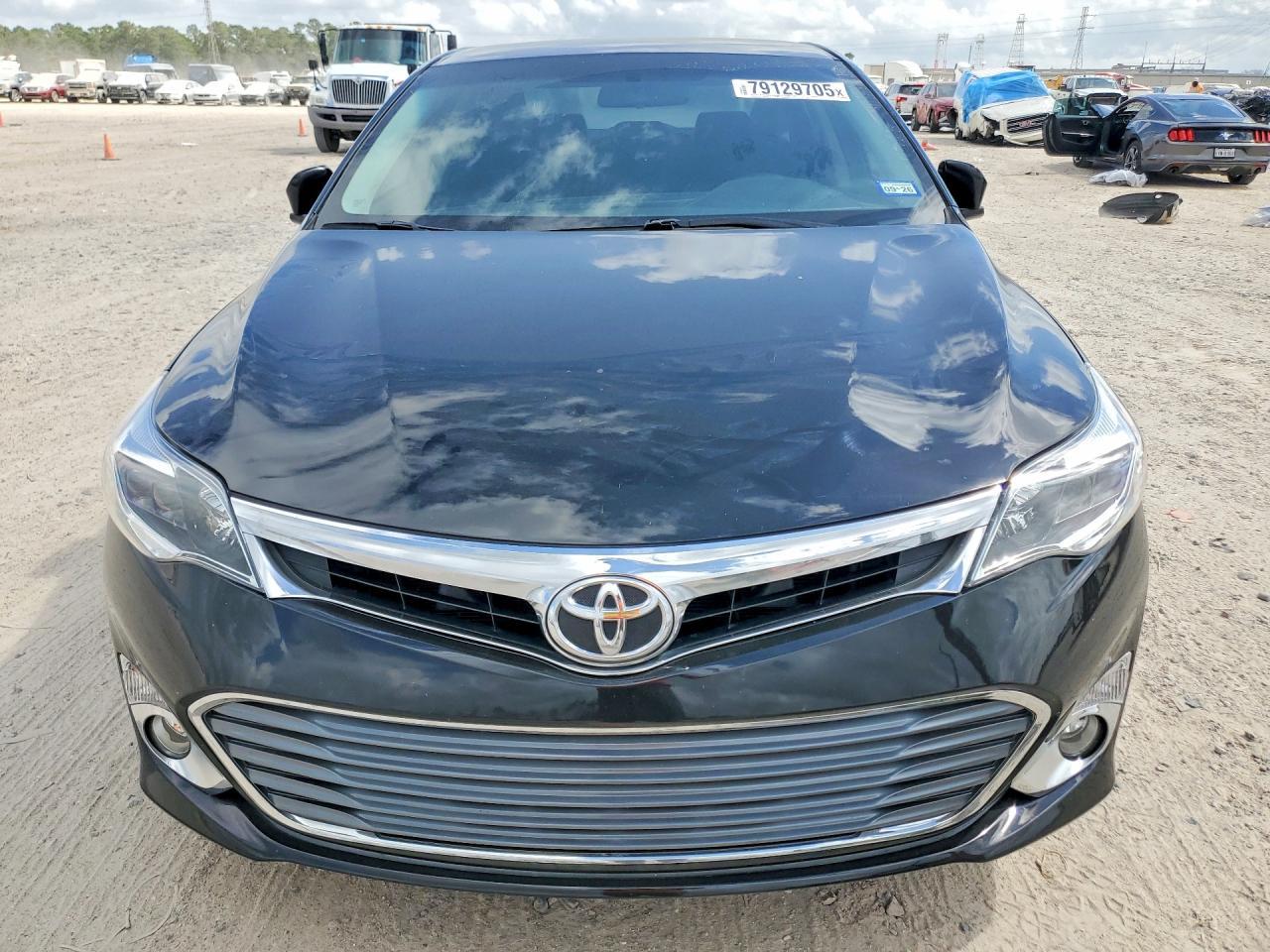 2013 TOYOTA Avalon