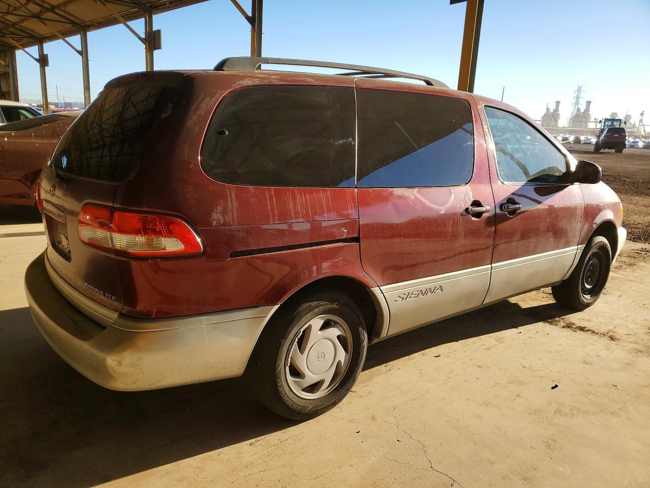 2002 TOYOTA SIENNA