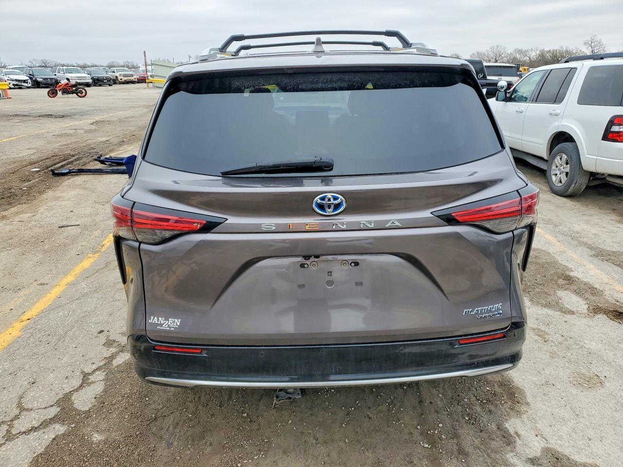 2023 TOYOTA SIENNA