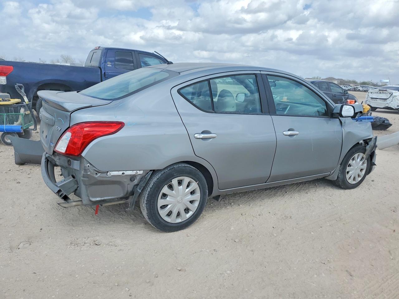 2013 NISSAN VERSA