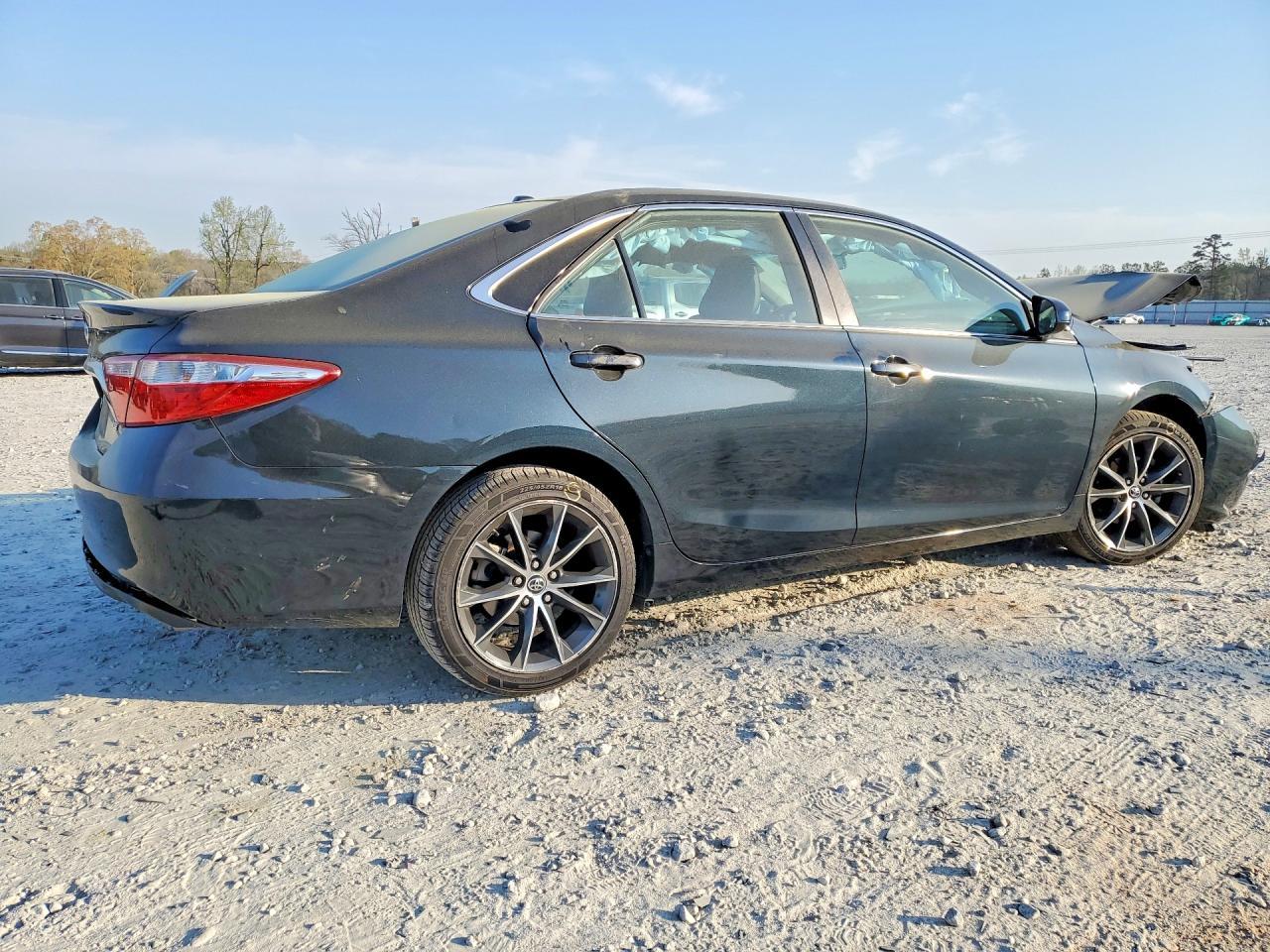 2015 TOYOTA CAMRY