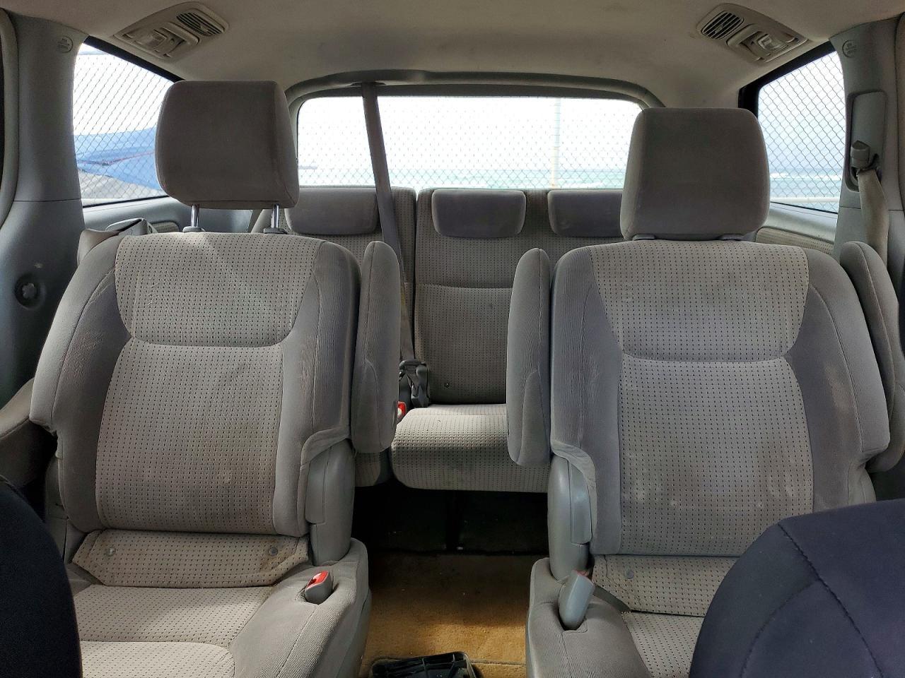 2010 TOYOTA SIENNA