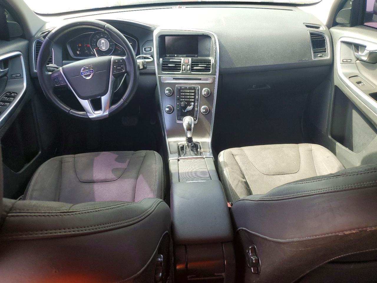 2015 VOLVO XC60