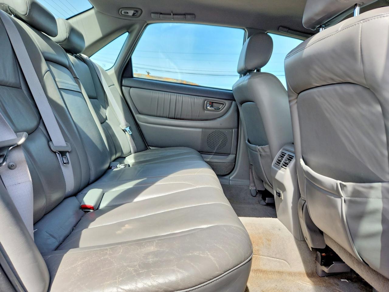 2002 TOYOTA Avalon