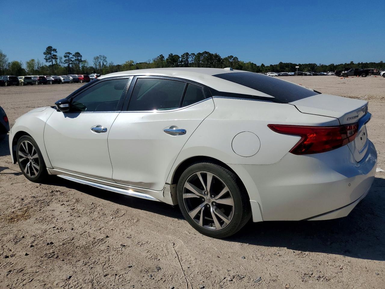 2016 NISSAN Maxima