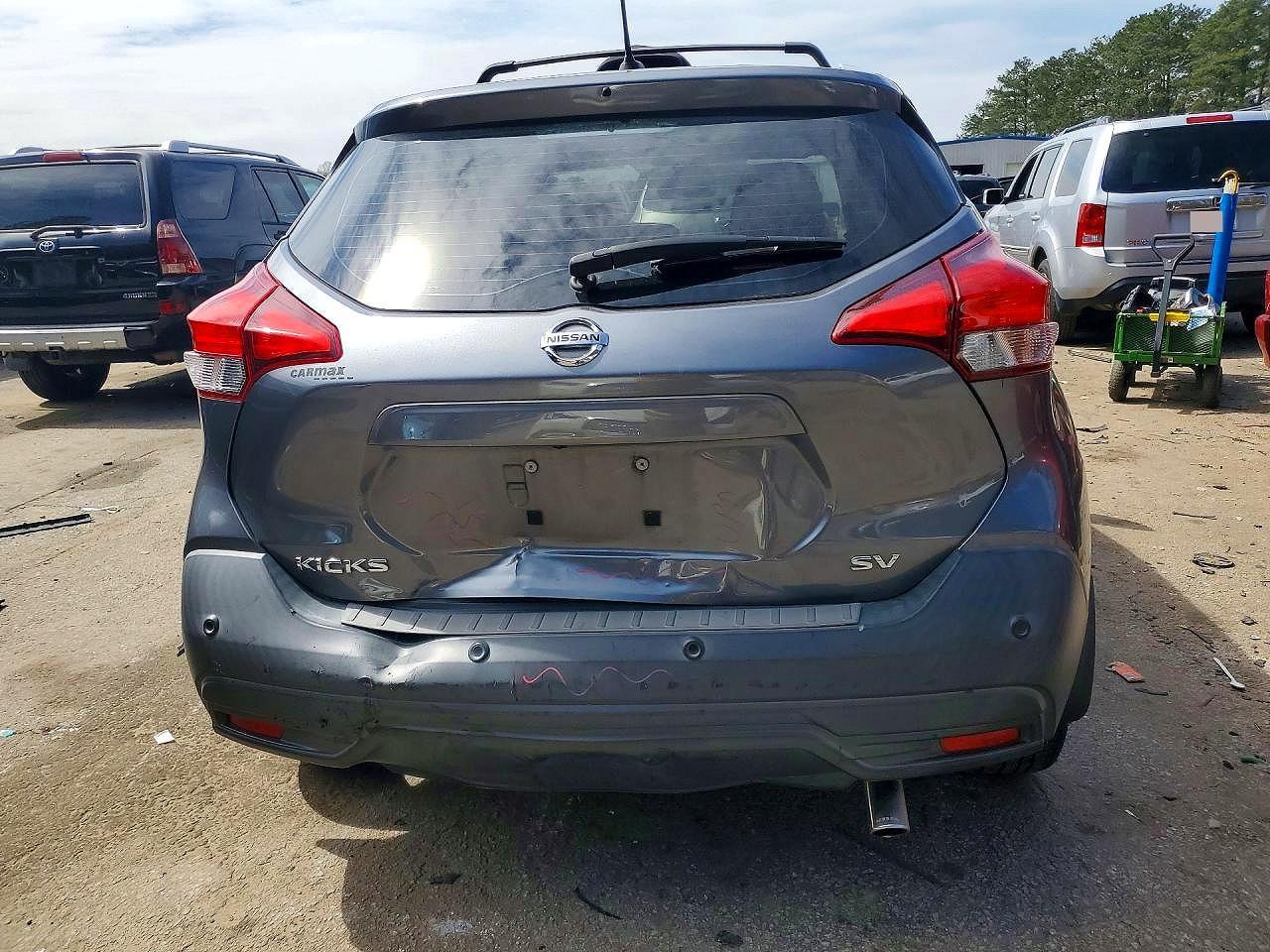 2020 NISSAN KICKS