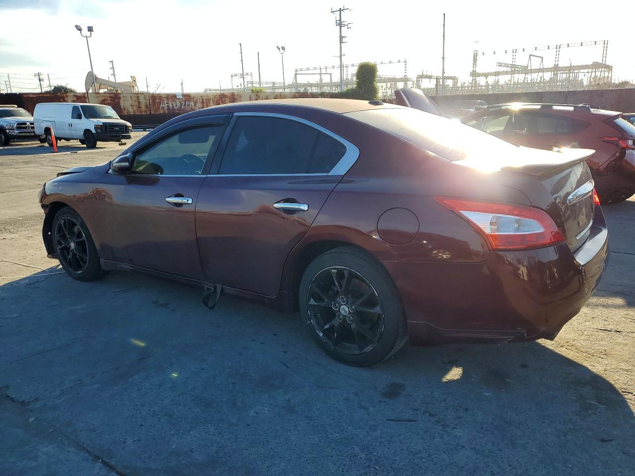 2010 NISSAN Maxima