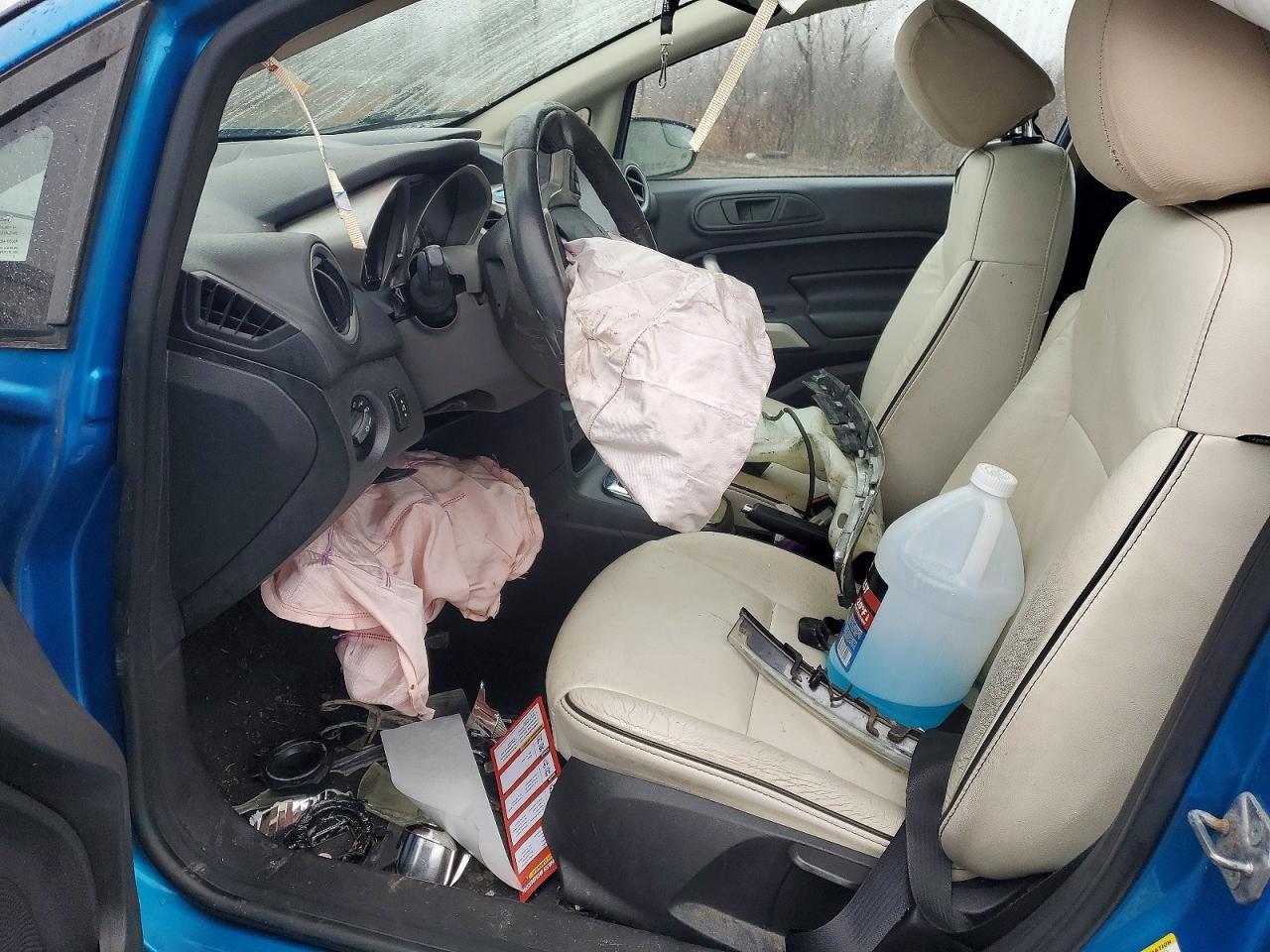 2013 FORD Fiesta