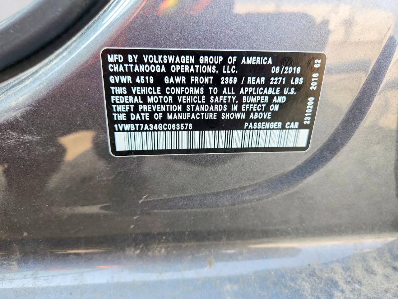 2016 VOLKSWAGEN Passat