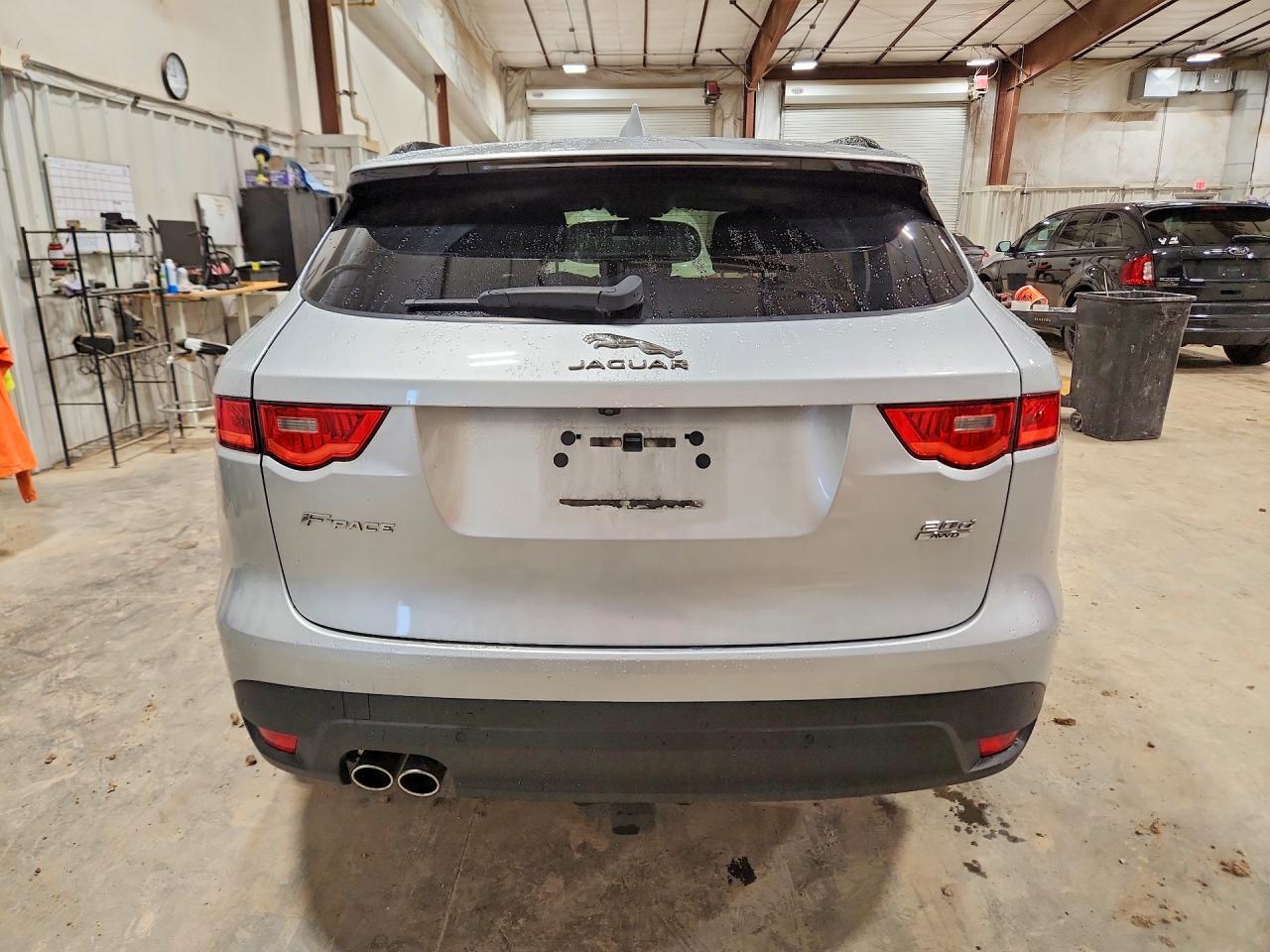 2017 JAGUAR F-Pace