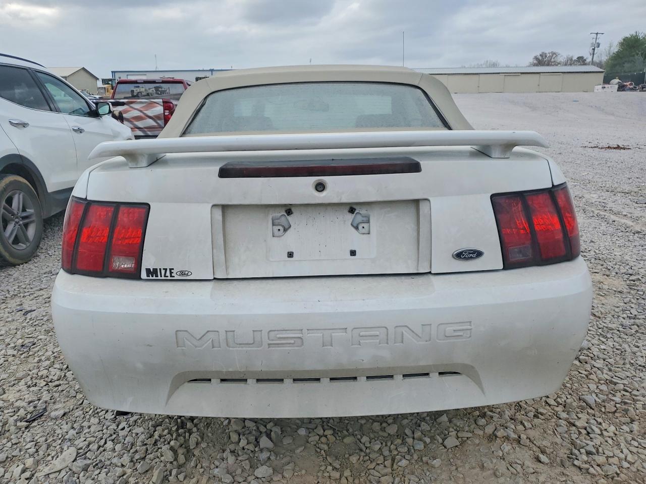 2001 FORD MUSTANG