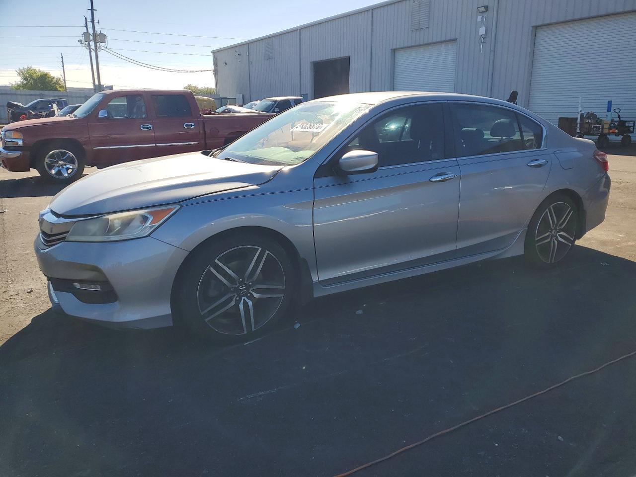 2017 HONDA ACCORD