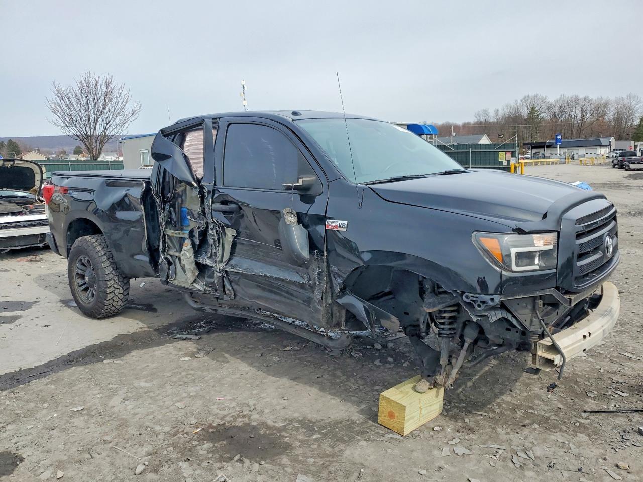 2011 TOYOTA TUNDRA