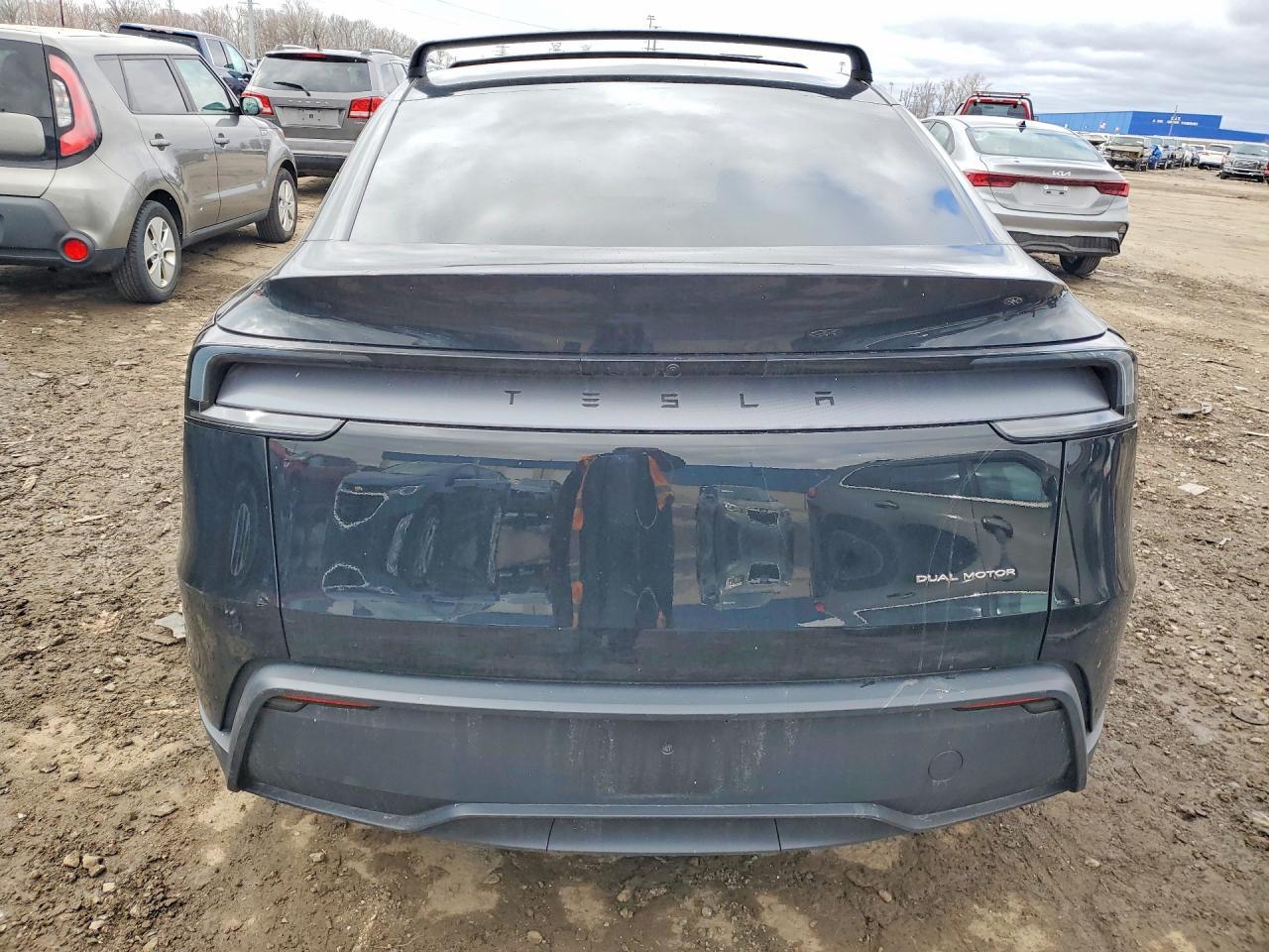 2026 TESLA MODEL Y