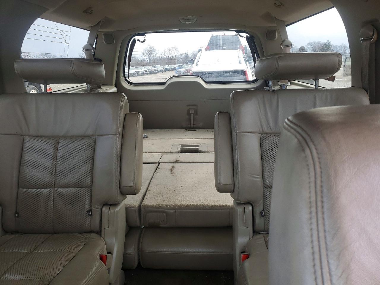 2010 LINCOLN Navigator