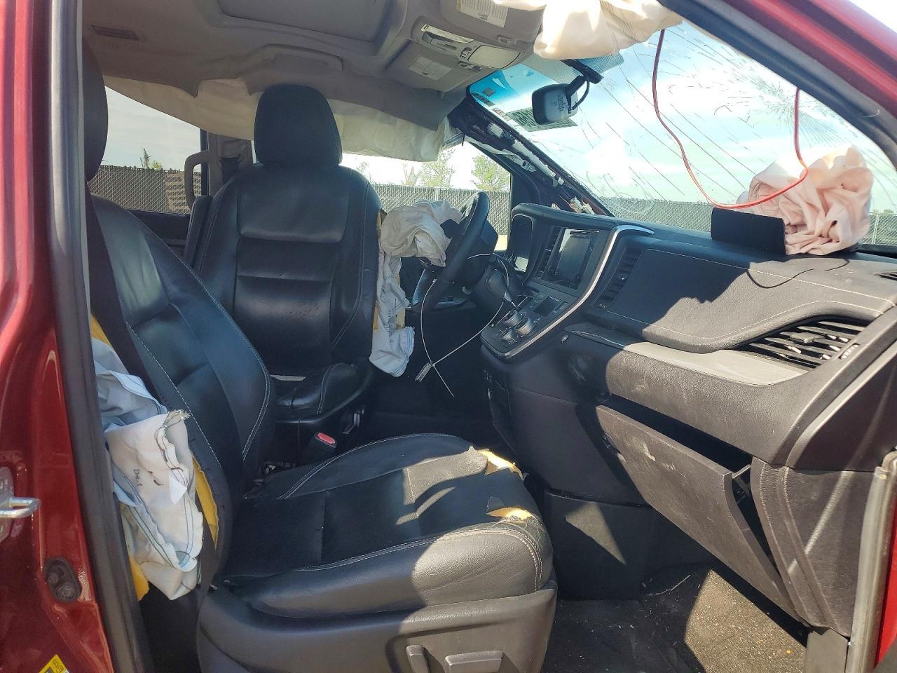2015 TOYOTA SIENNA