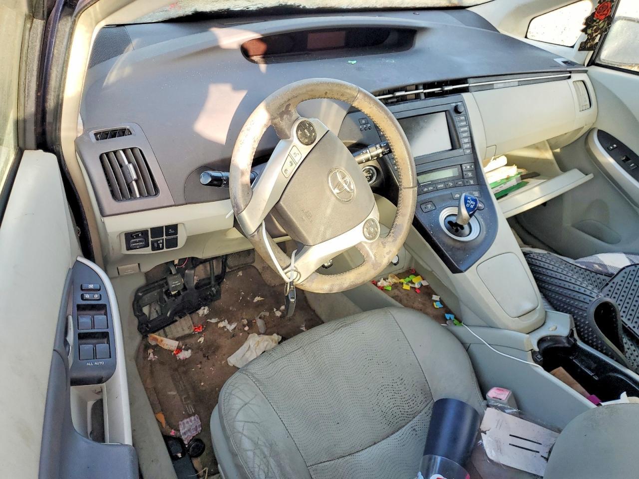 2011 TOYOTA PRIUS