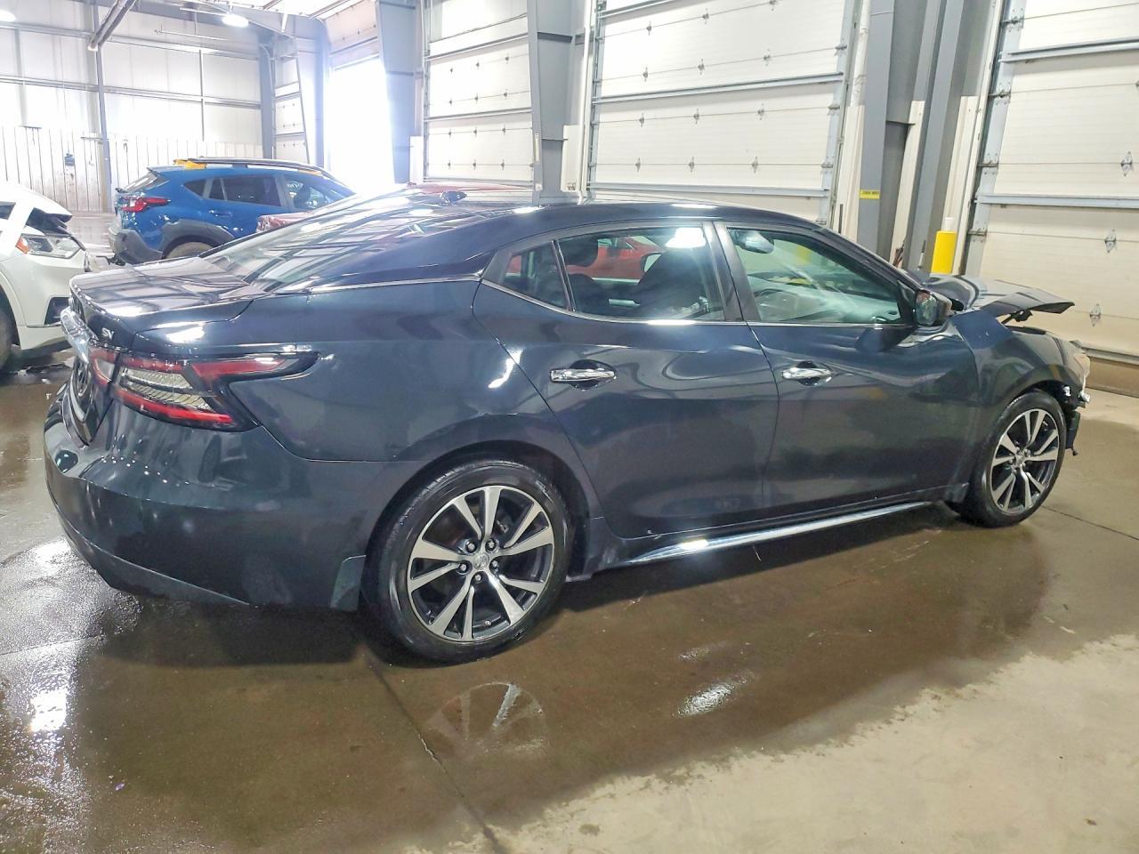 2017 NISSAN Maxima