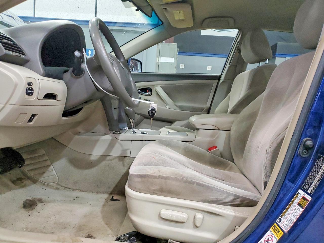 2011 TOYOTA CAMRY