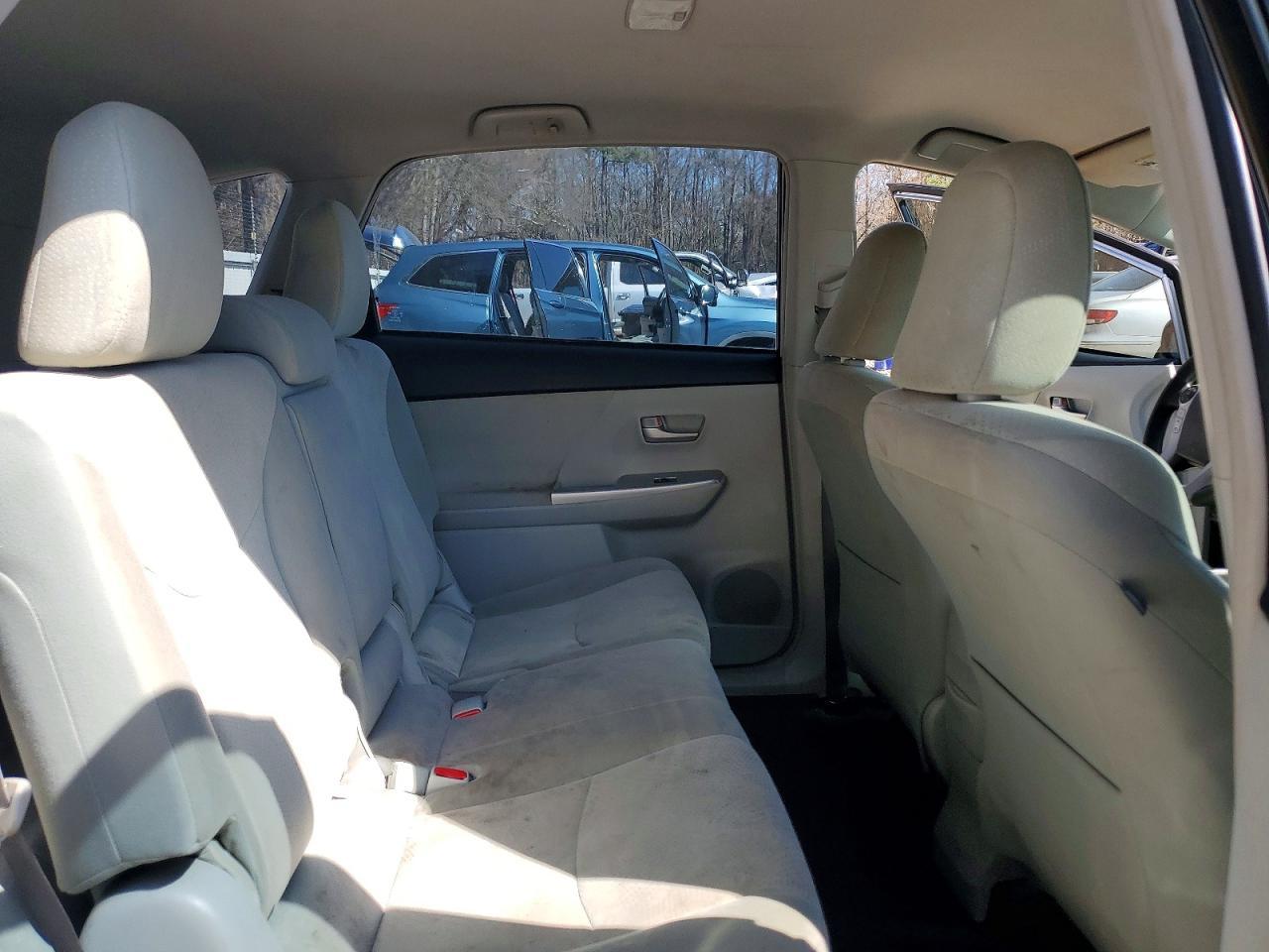 2013 TOYOTA PRIUS V