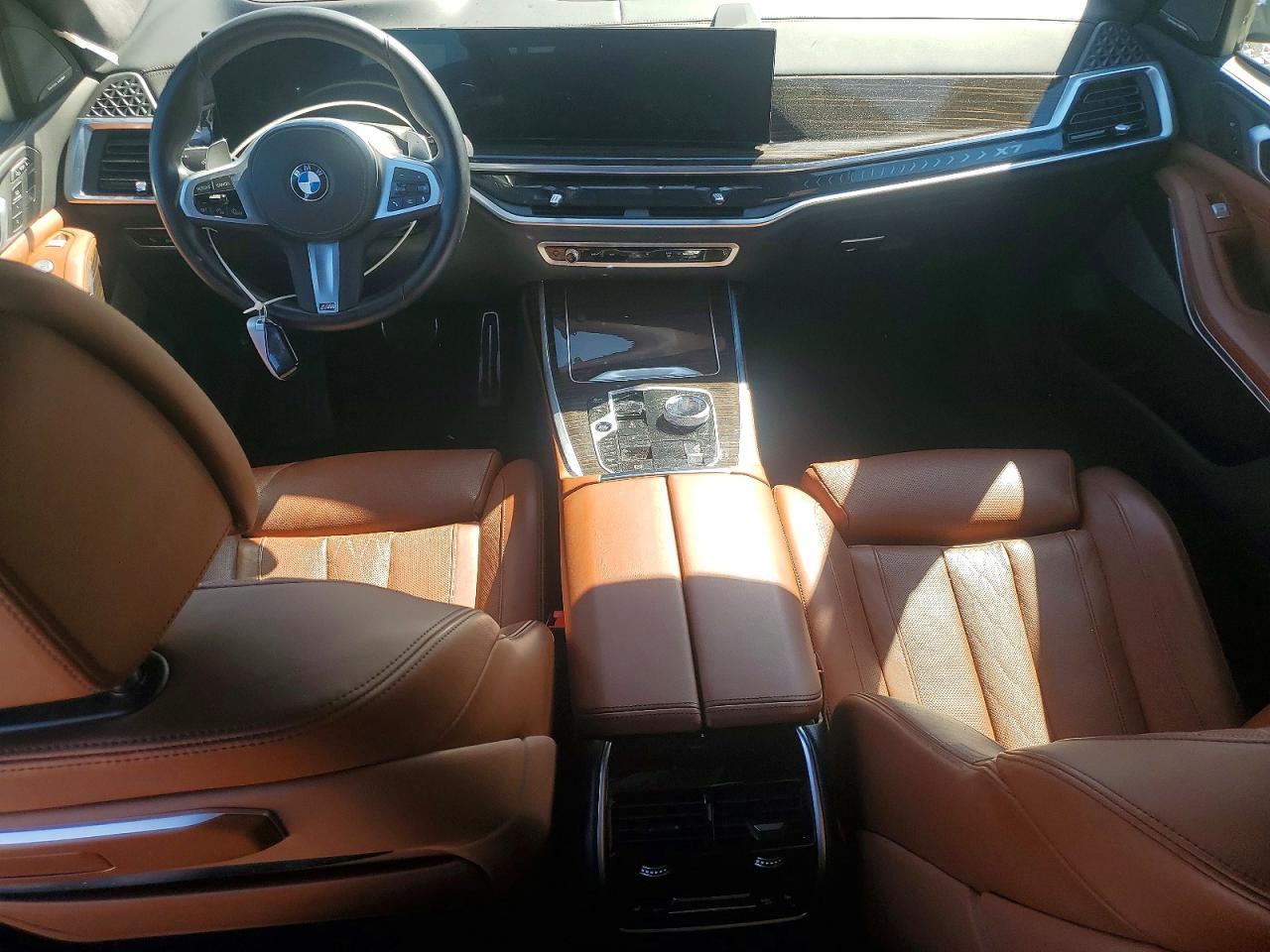 2025 BMW X7
