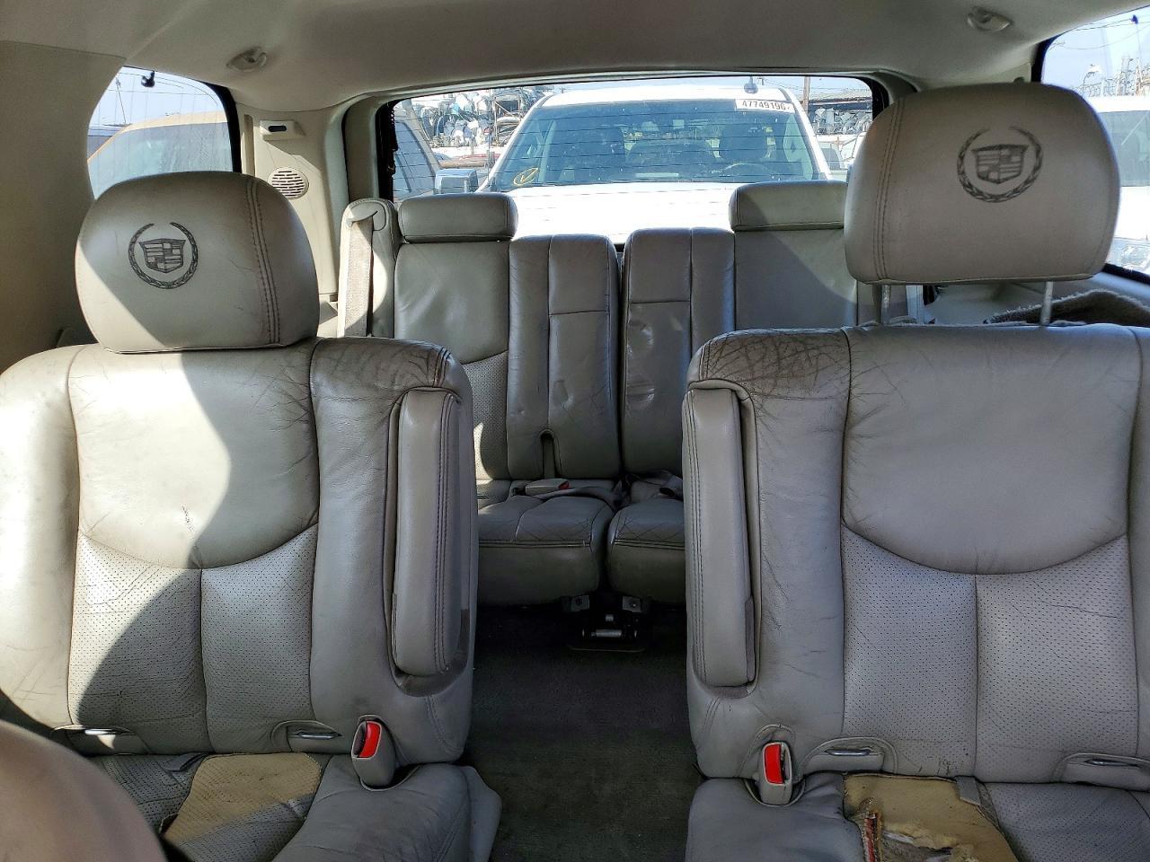 2004 CADILLAC ESCALADE