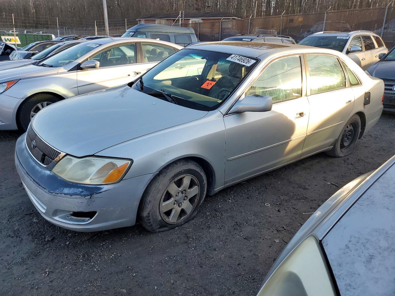 2002 TOYOTA Avalon