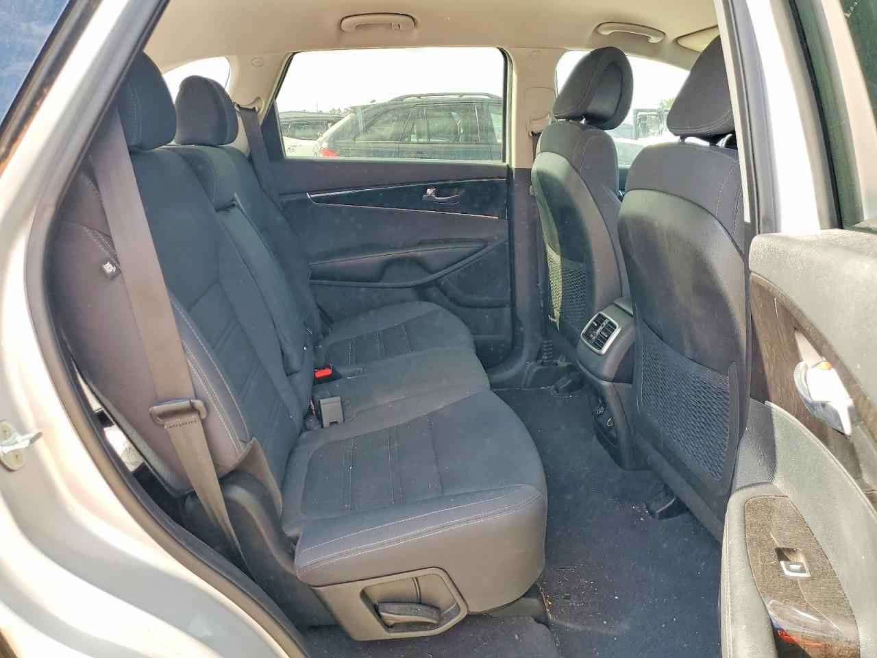 2016 KIA SORENTO