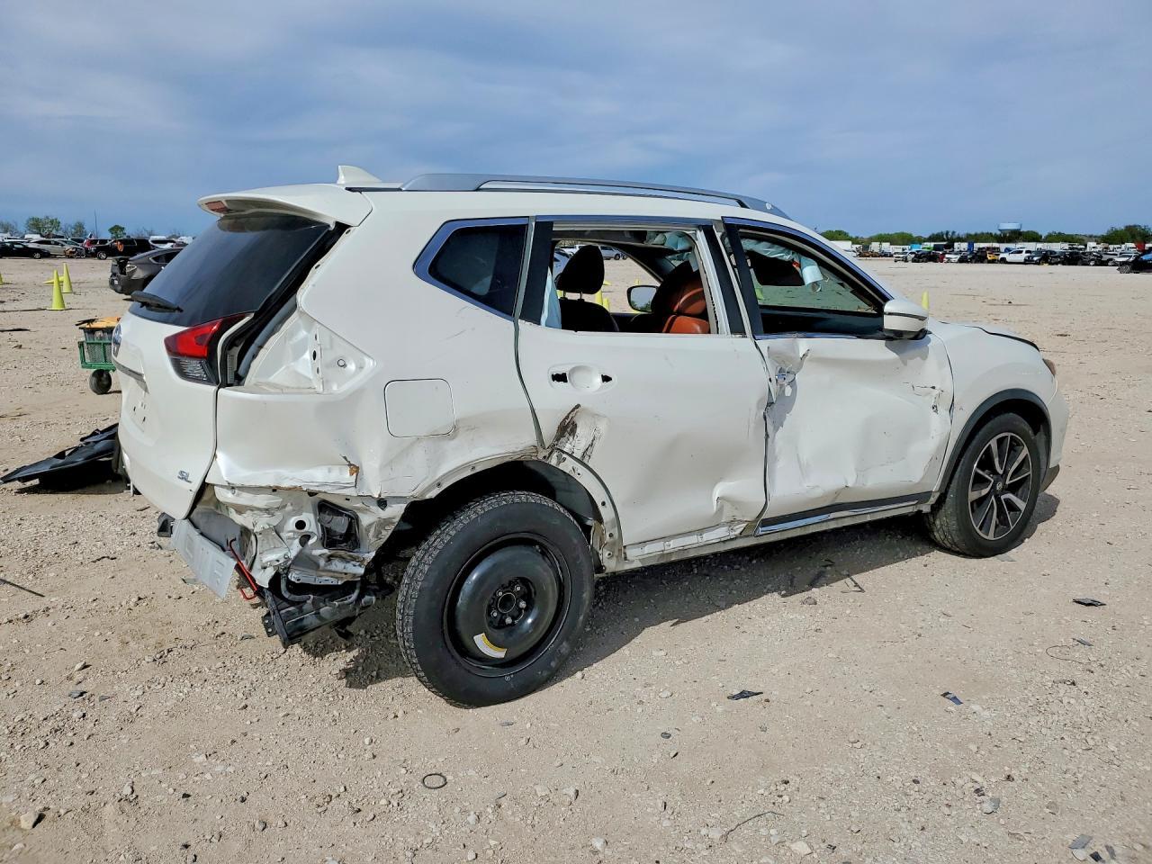 2018 NISSAN ROGUE