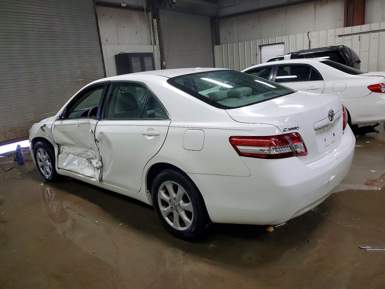 2011 TOYOTA CAMRY