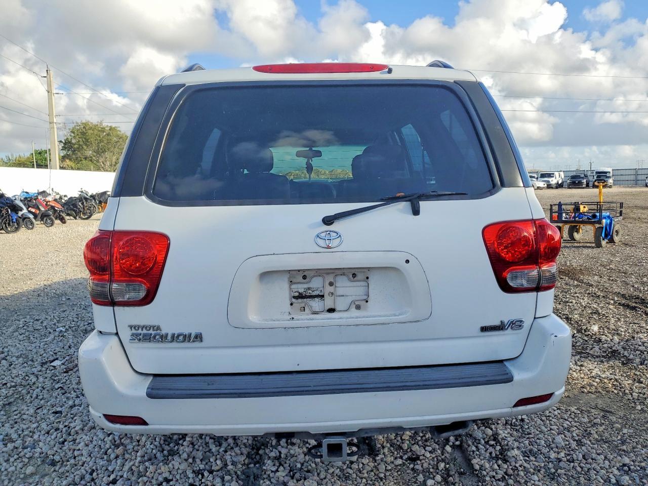 2006 TOYOTA Sequoia