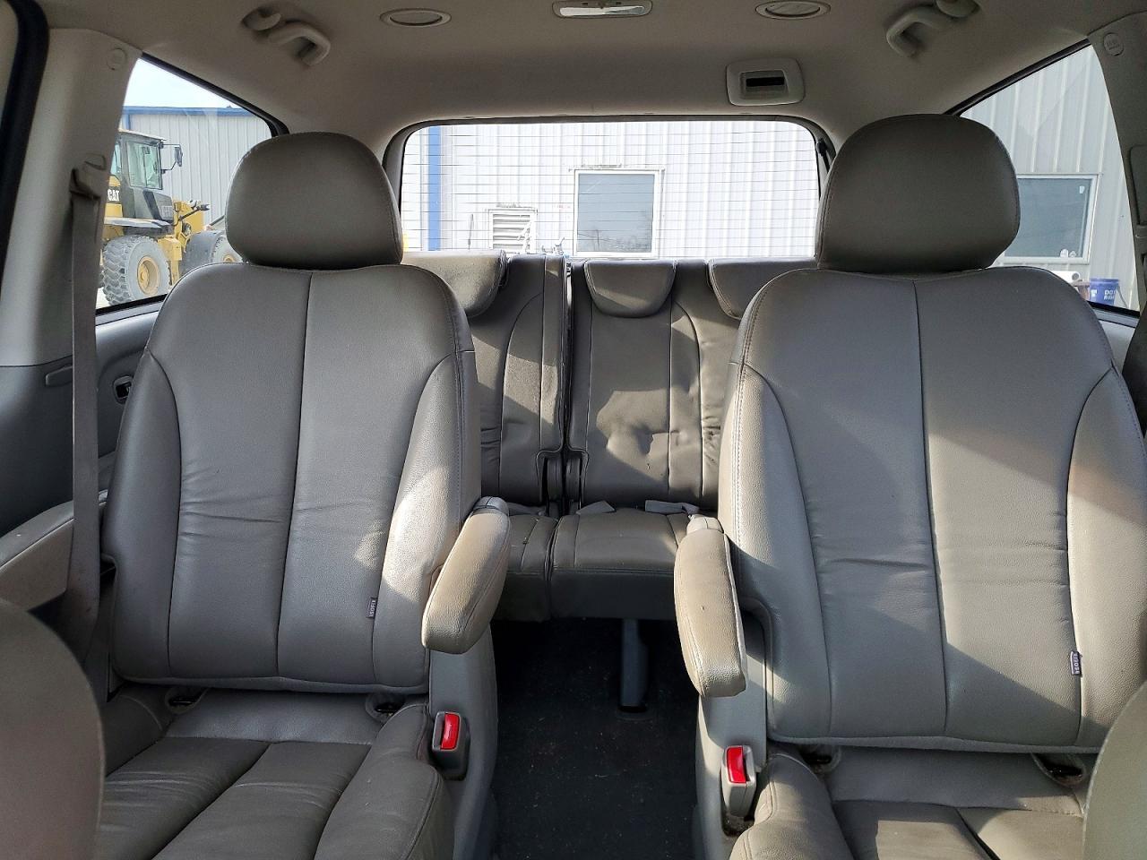 2012 KIA SEDONA