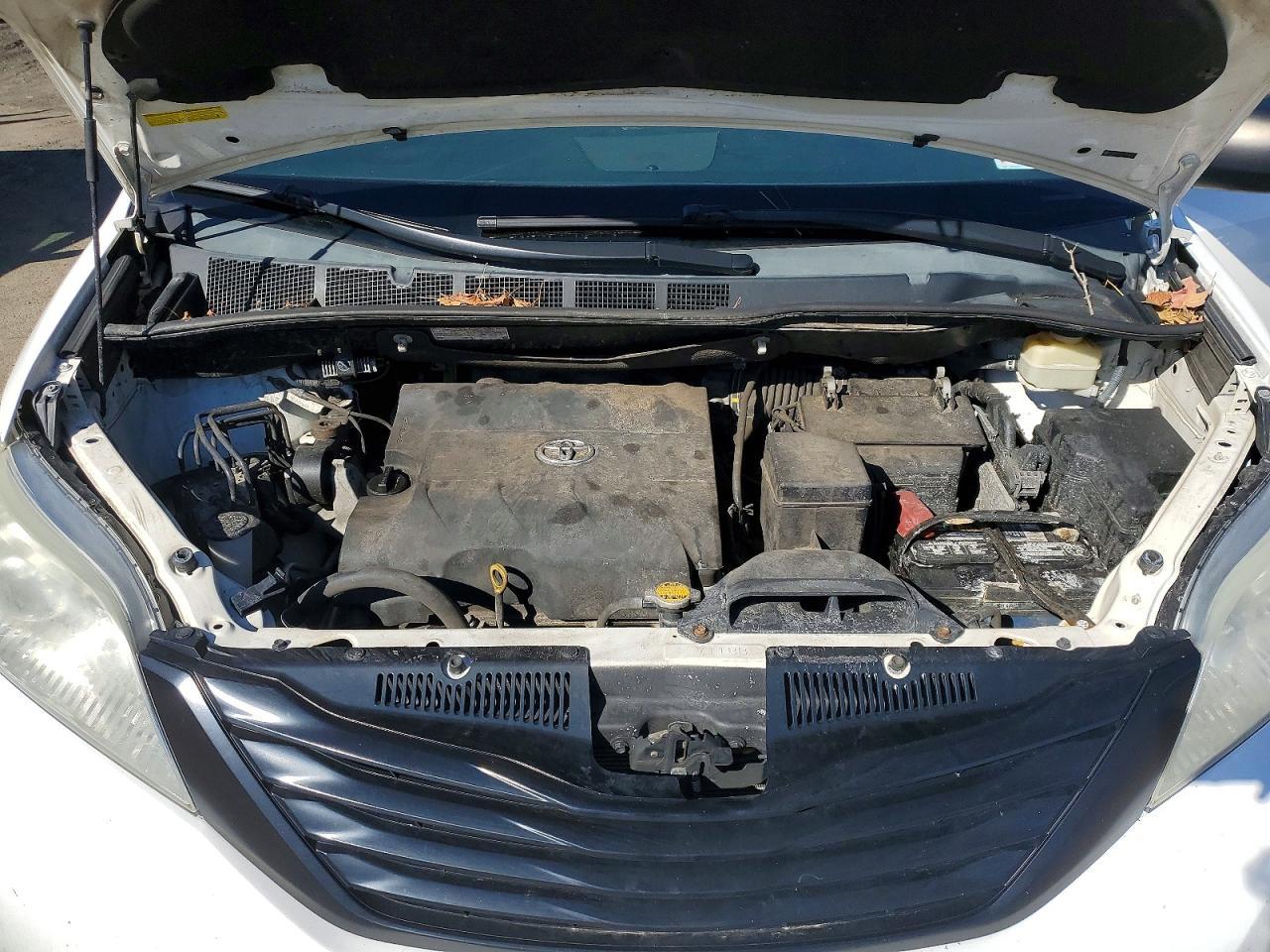 2015 TOYOTA SIENNA