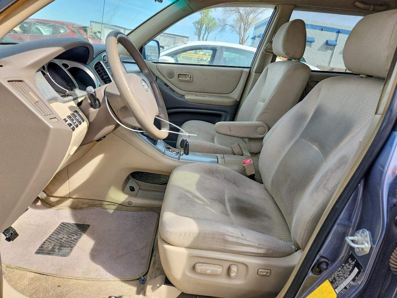 2004 TOYOTA HIGHLANDER