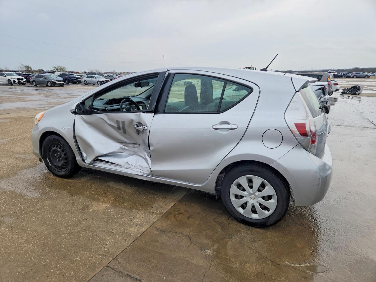2014 TOYOTA Prius c