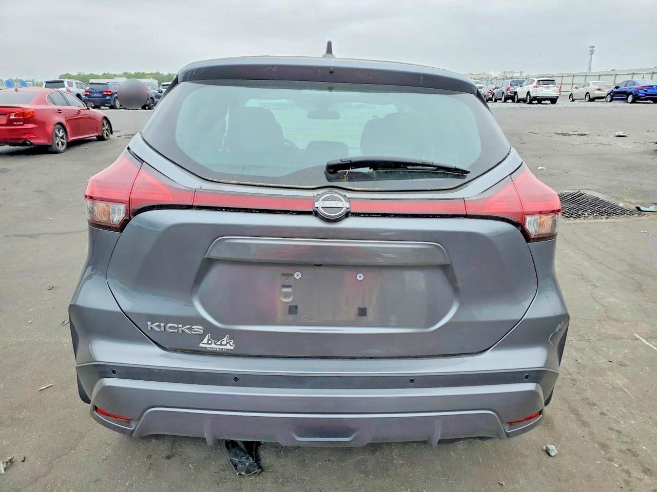2024 NISSAN KICKS