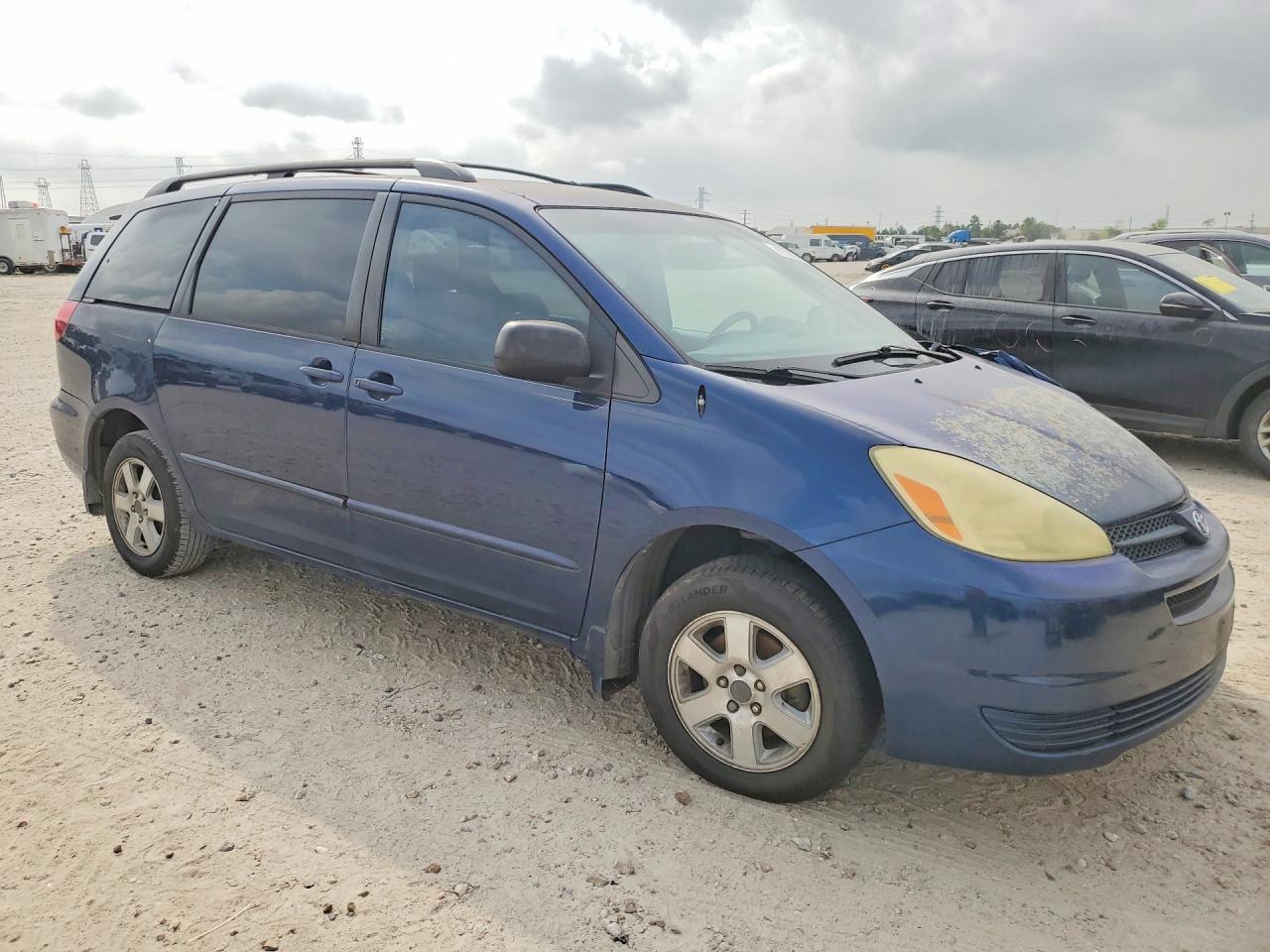 2004 TOYOTA SIENNA