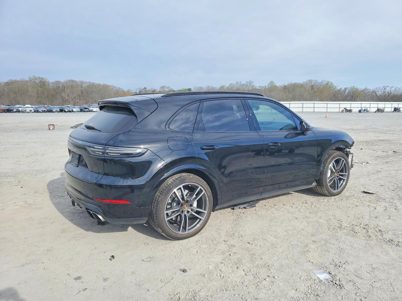 2021 PORSCHE CAYENNE
