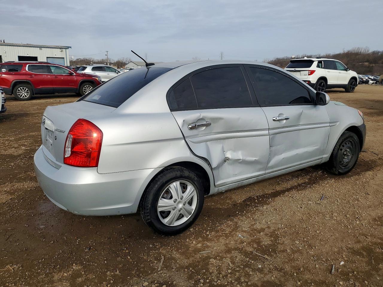 2011 HYUNDAI ACCENT