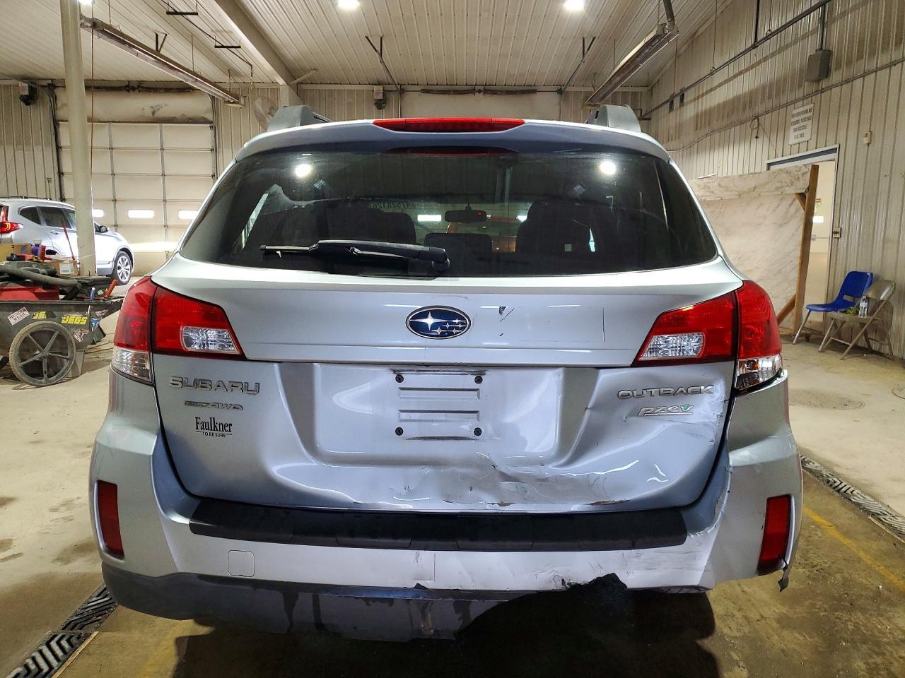 2013 SUBARU Outback