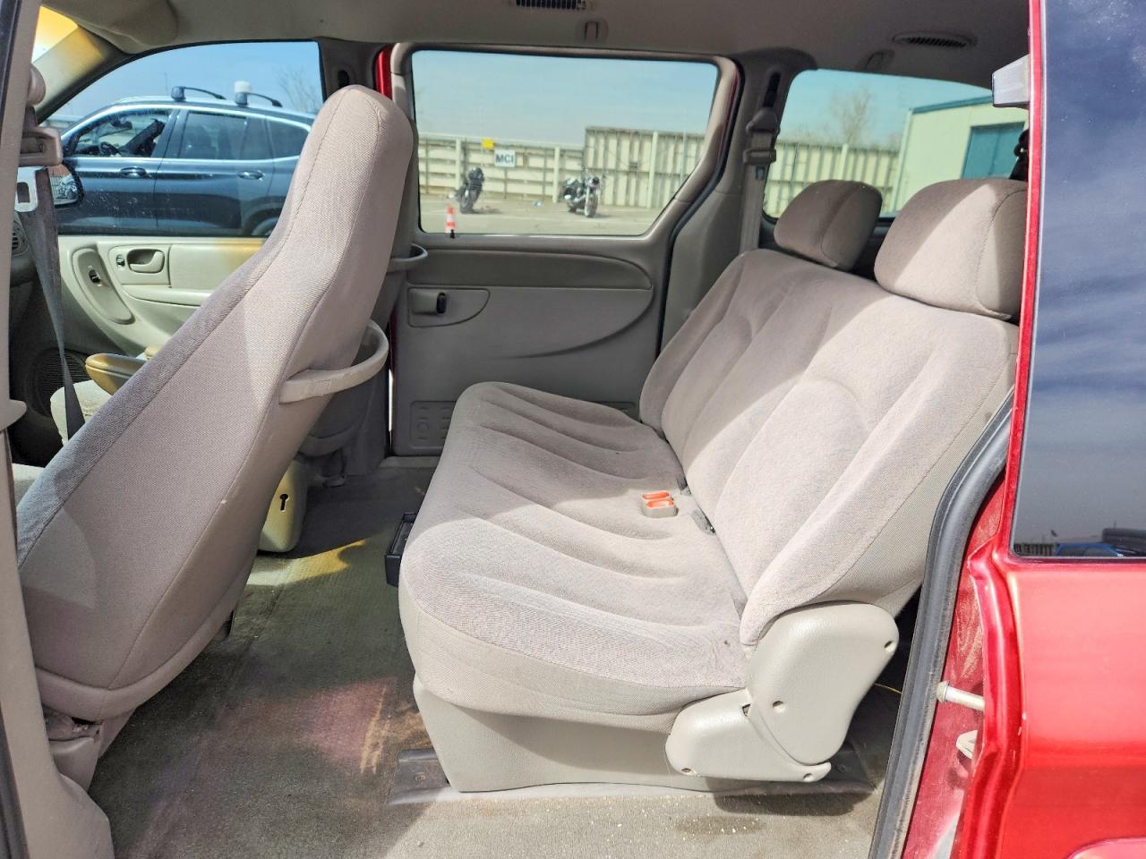 2002 CHRYSLER Town & Country