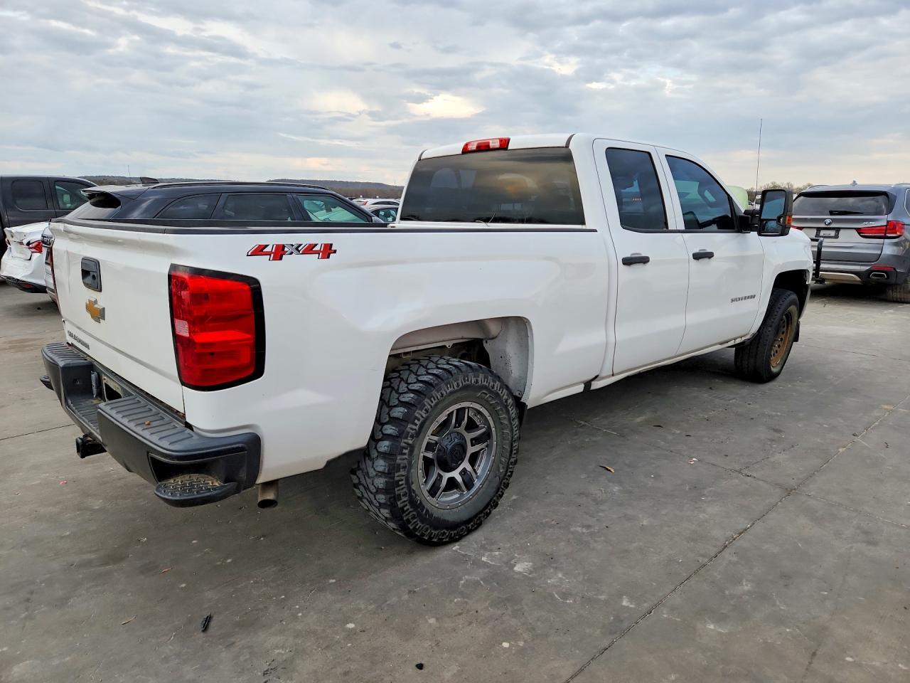 2018 CHEVROLET Silverado
